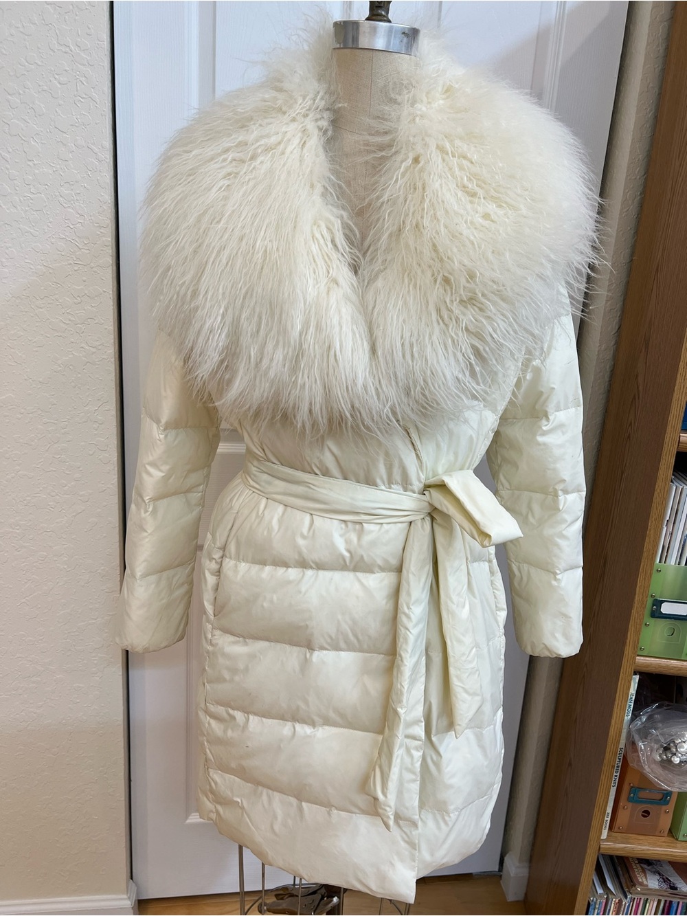 Ralph Lauren Cream Quilted pufferBelted Coat with detachable Fur Collars size PL